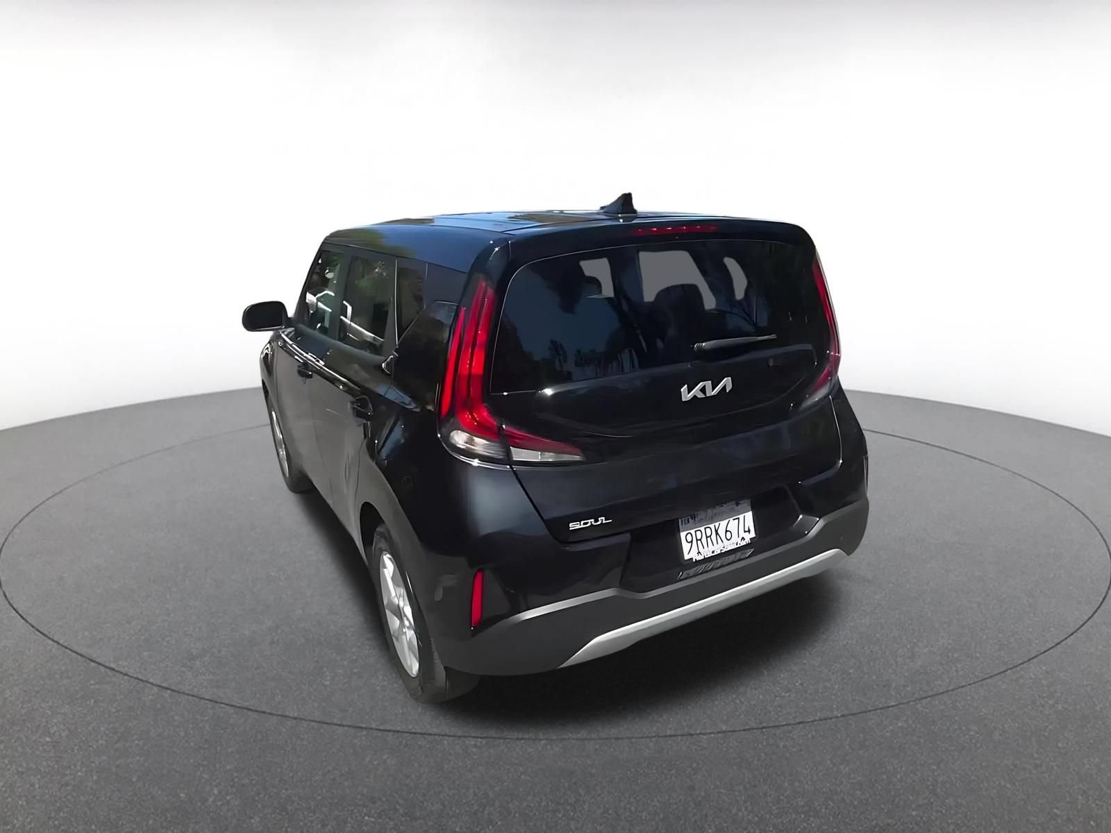 Used 2025 Kia Soul LX w/ LX Technology Package FWD image 10