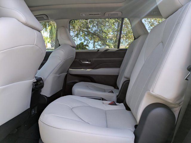New 2026 Toyota Grand Highlander Limited image 16