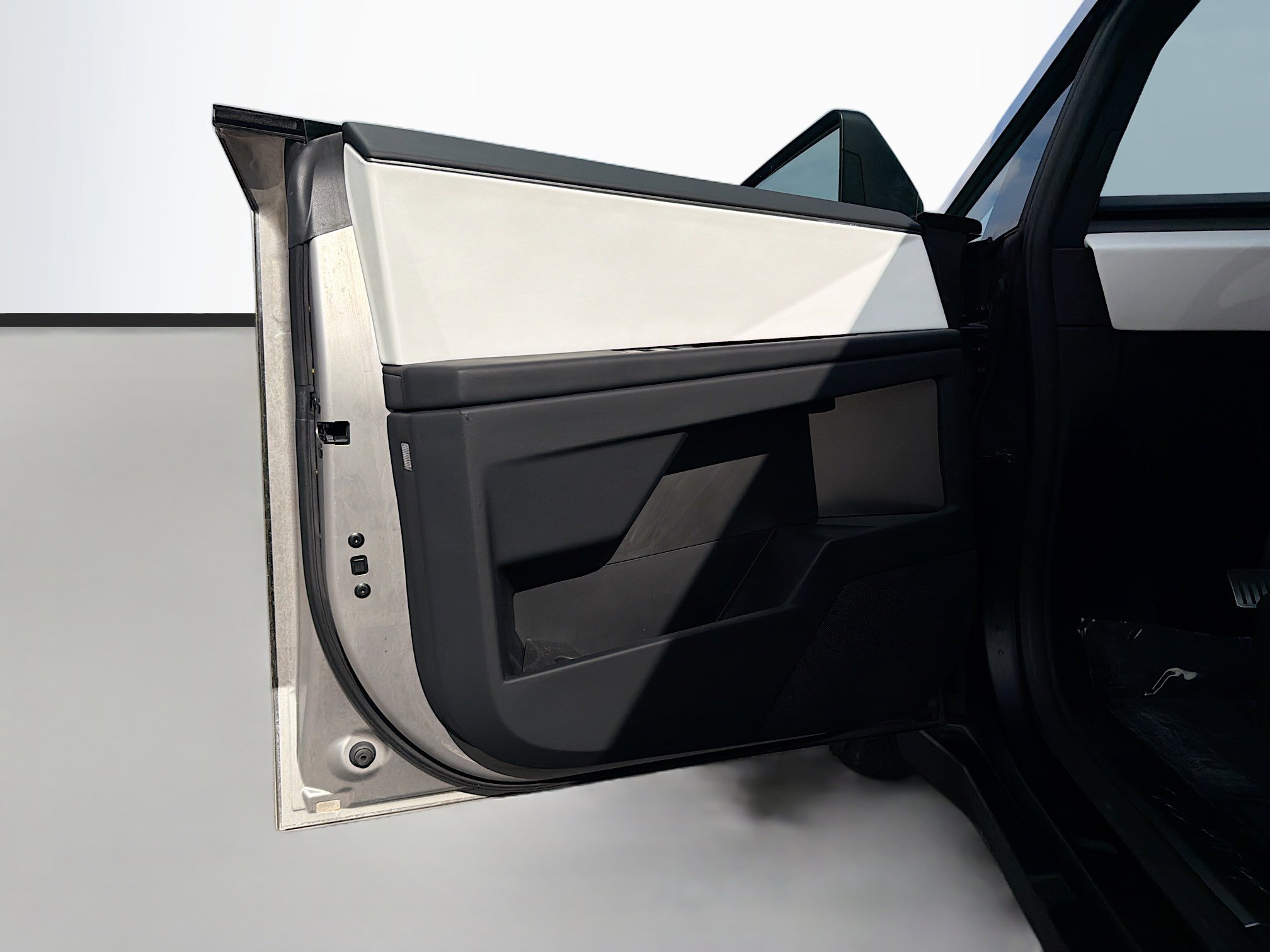 Used 2024 Tesla Cybertruck AWD Crew Cab image 22