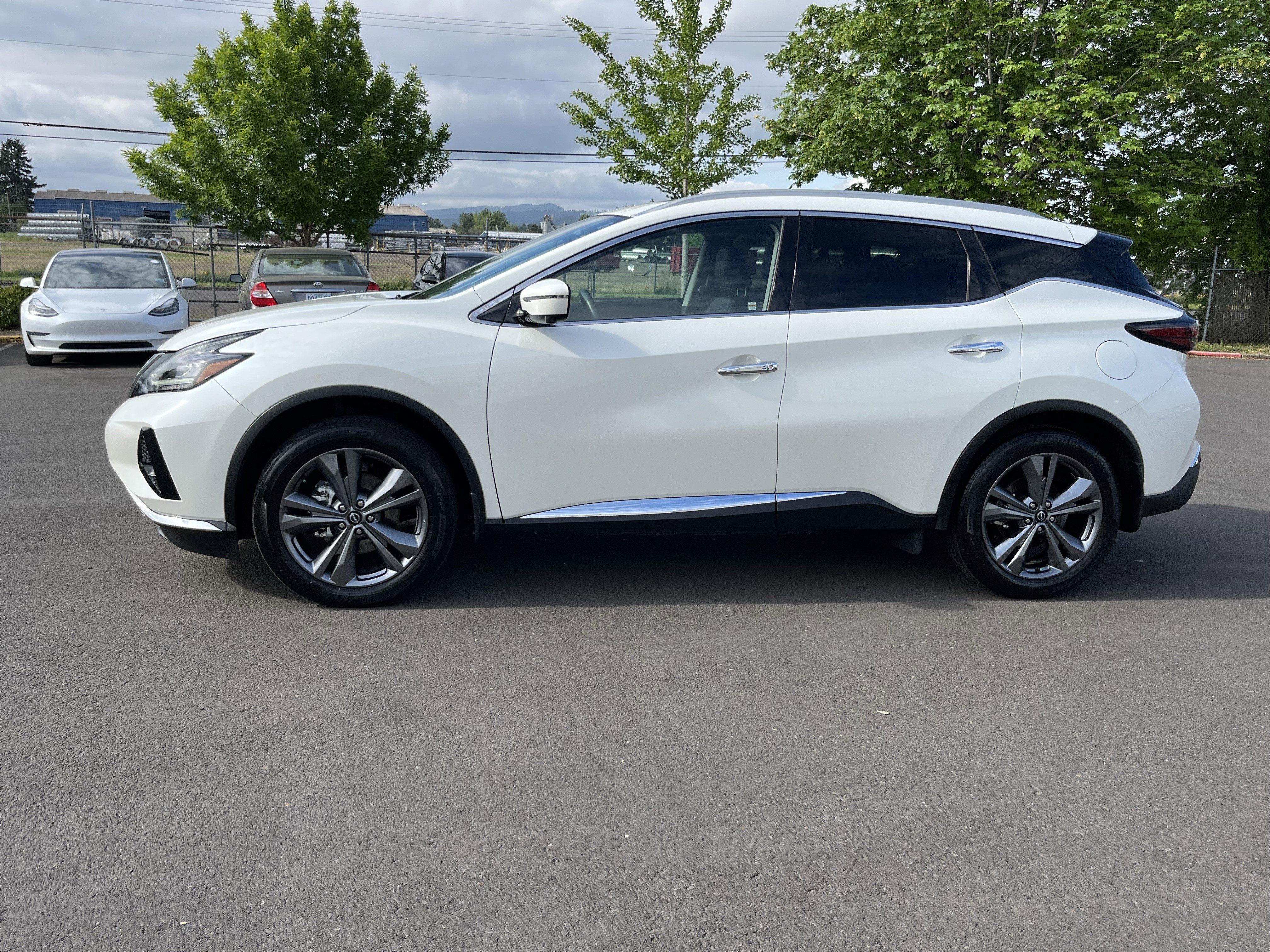 Used 2023 Nissan Murano Platinum w/ Cargo Package AWD/4WD image 2