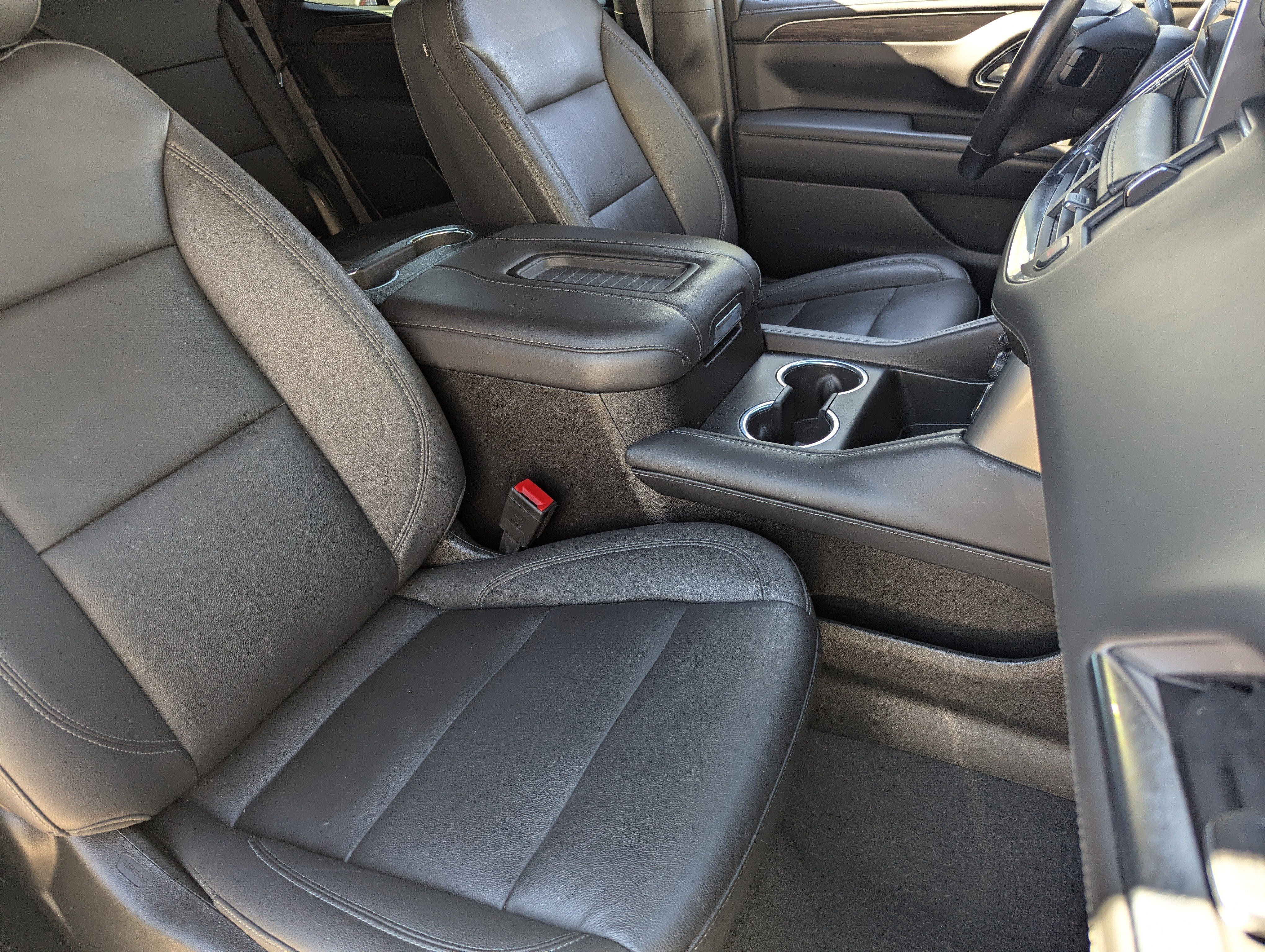 Used 2022 Chevrolet Tahoe Z71 w/ Luxury Package image 9