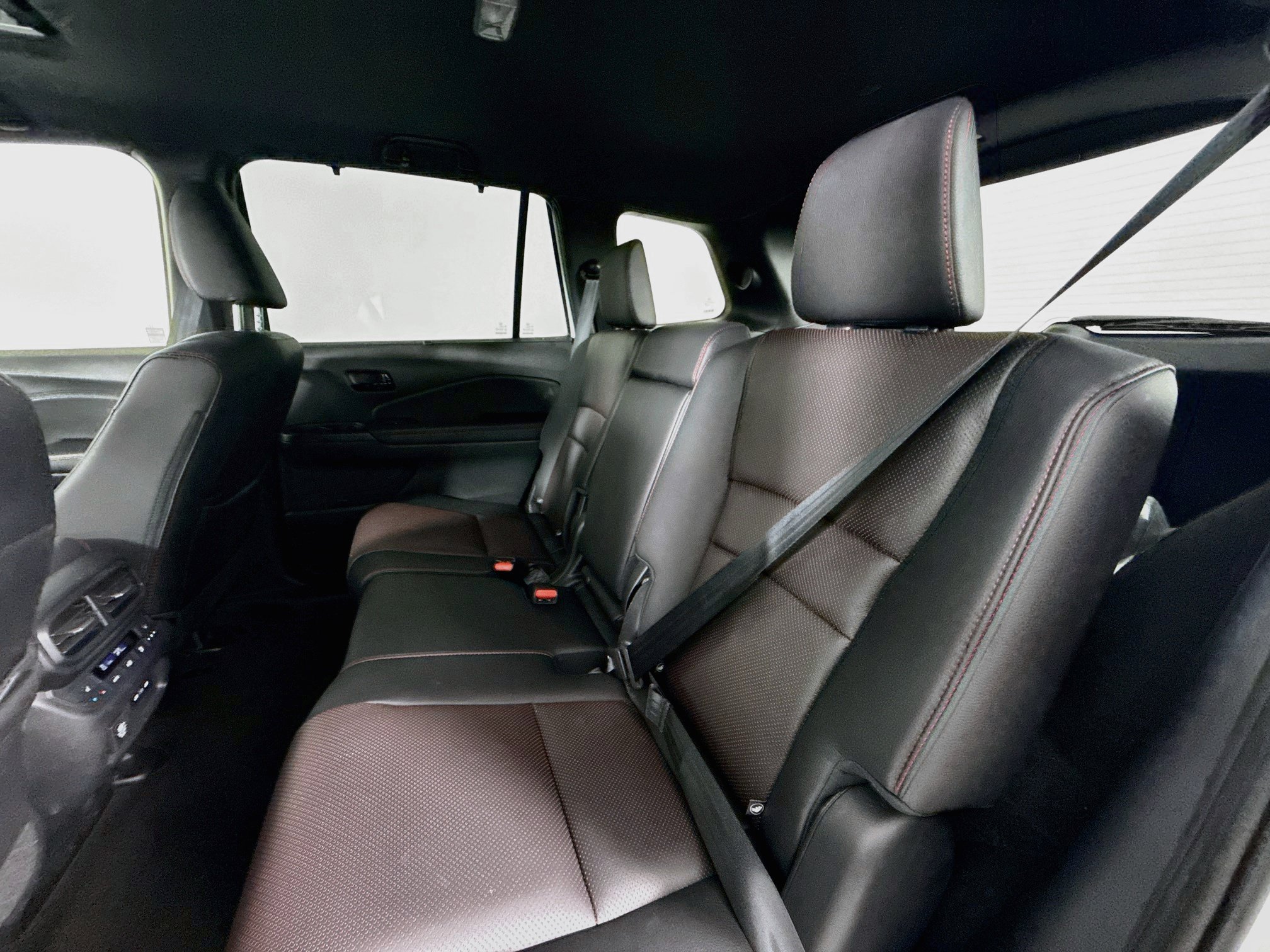 Used 2025 Honda Passport Black Edition image 23
