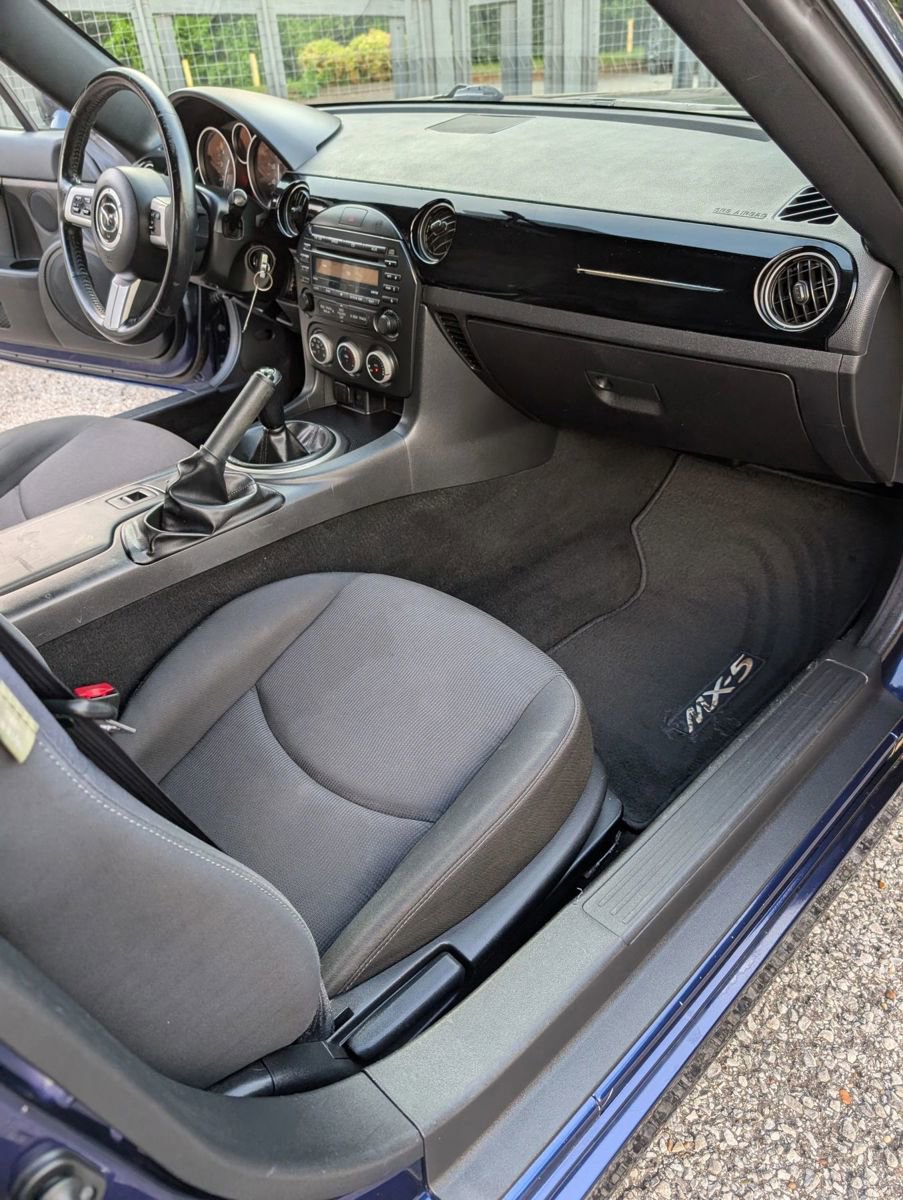 Used 2012 MAZDA MX-5 Miata Sport w/ Convenience Pkg image 31