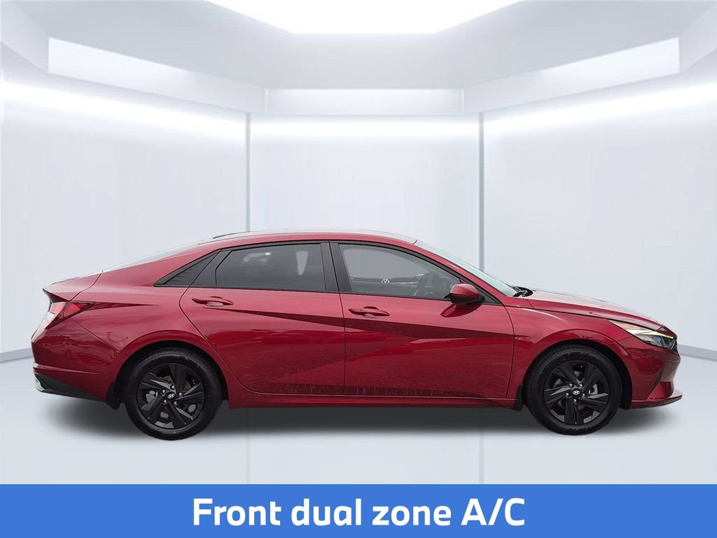 Used 2023 Hyundai Elantra SEL FWD image 9