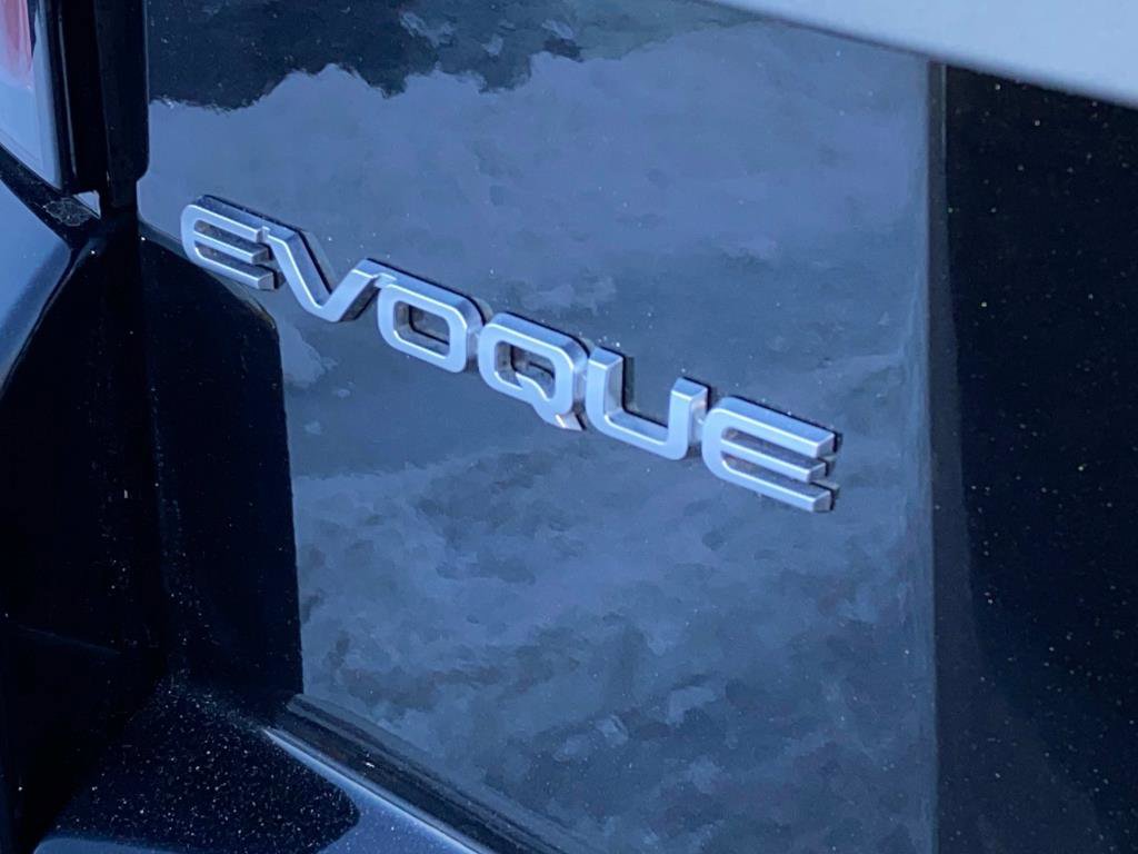 Used 2017 Land Rover Range Rover Evoque SE Premium image 9