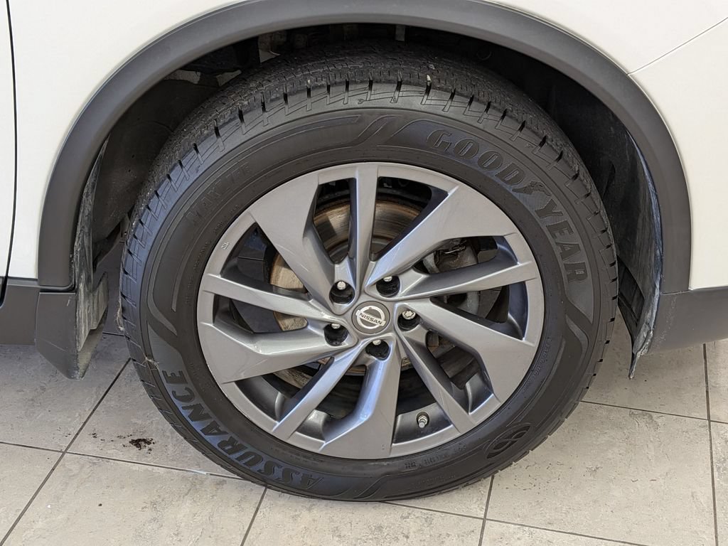 Used 2016 Nissan Rogue SL w/ SL Premium Package AWD/4WD image 12
