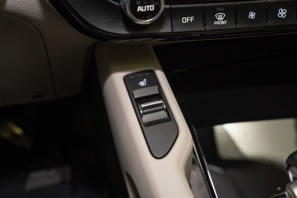 Used 2024 Kia Telluride S w/ S Sunroof Package image 16