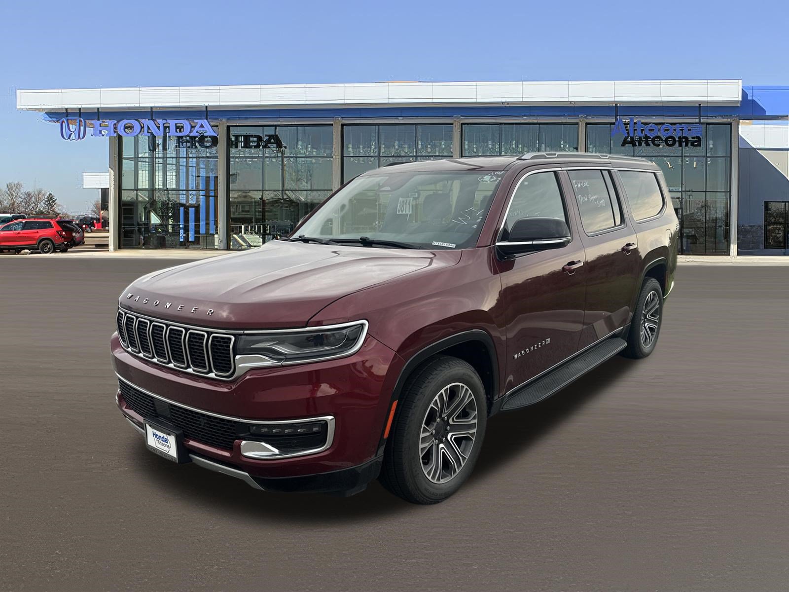 Used 2024 Jeep Wagoneer L Series II w/ Flexible Seating Group AWD/4WD image 1