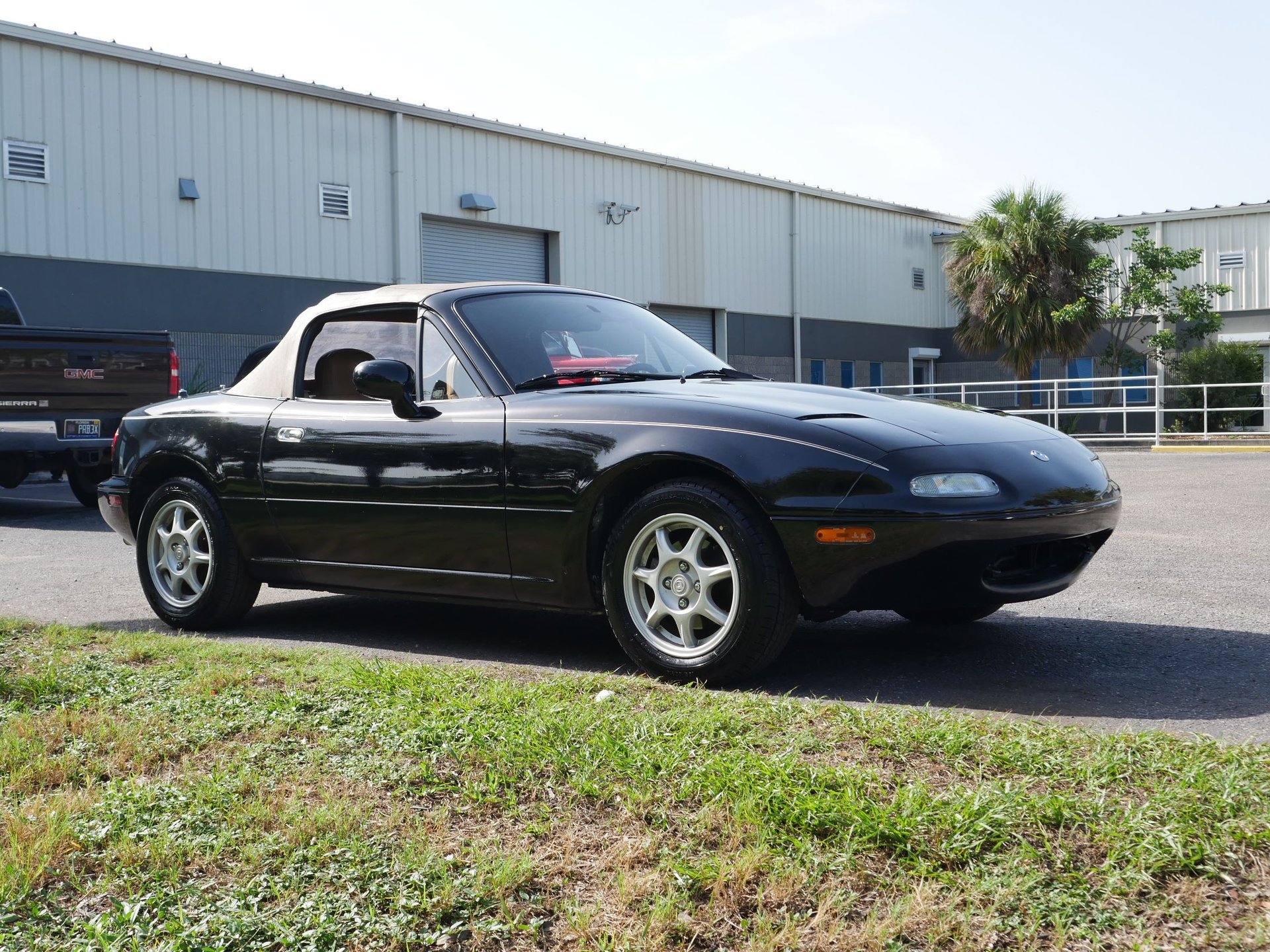 Used 1997 MAZDA MX-5 Miata RWD image 99