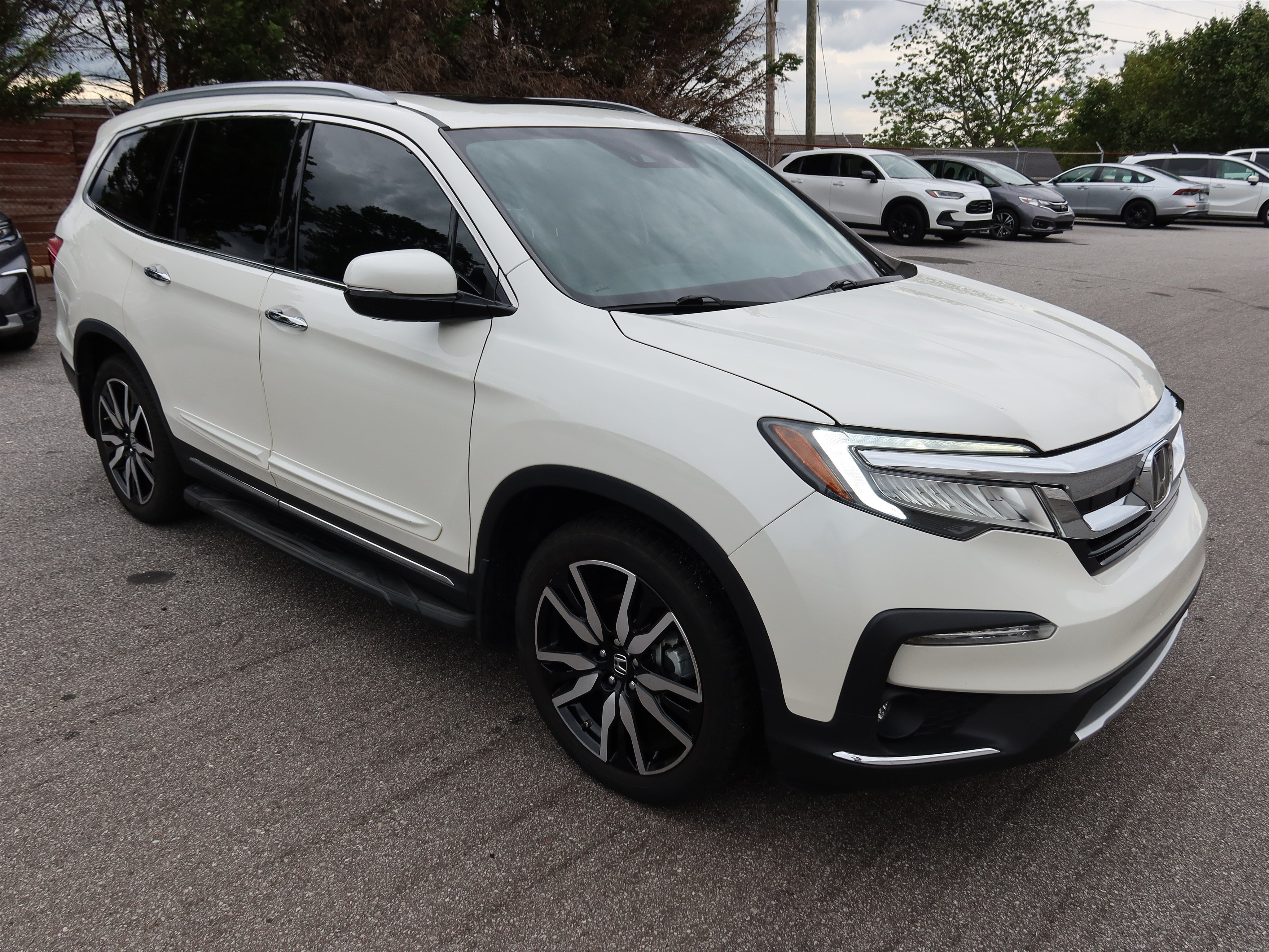 Used 2019 Honda Pilot Elite image 2