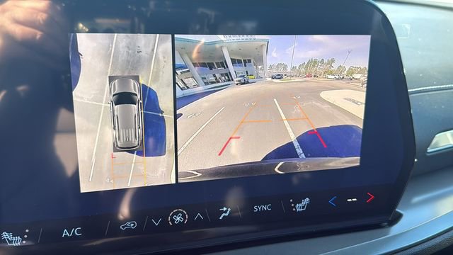 New 2026 Chevrolet Traverse LT w/ Driver Confidence Package FWD image 20