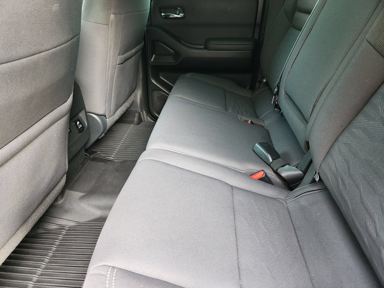 Used 2022 Nissan Frontier SV RWD image 28