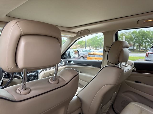 Used 2014 Jeep Grand Cherokee Overland w/ Advanced Technology Group image 20