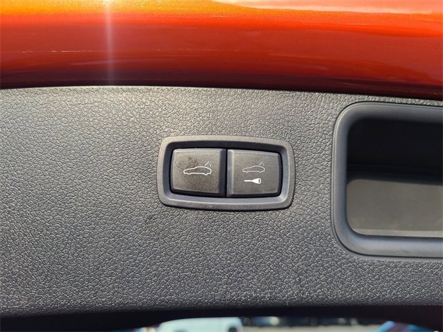 Used 2023 Porsche Macan Turbo image 36