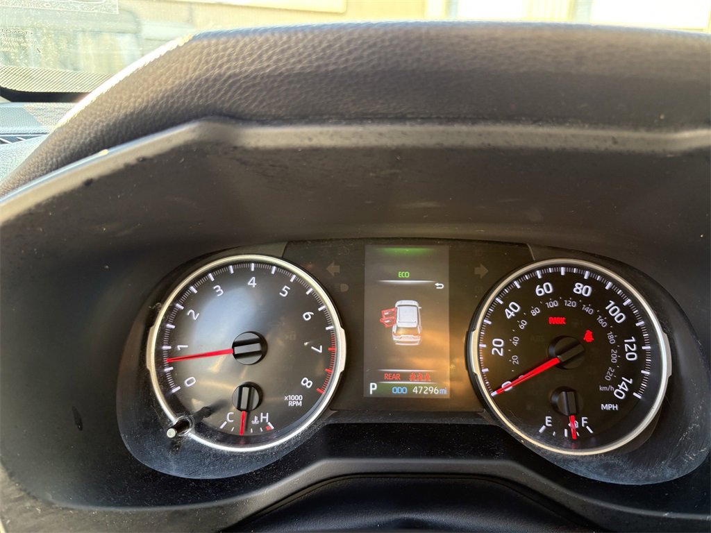 Used 2022 Toyota RAV4 LE image 18