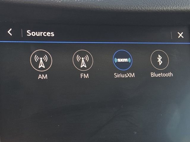 Used 2022 Chevrolet Trax LT w/ LT Convenience Package image 4