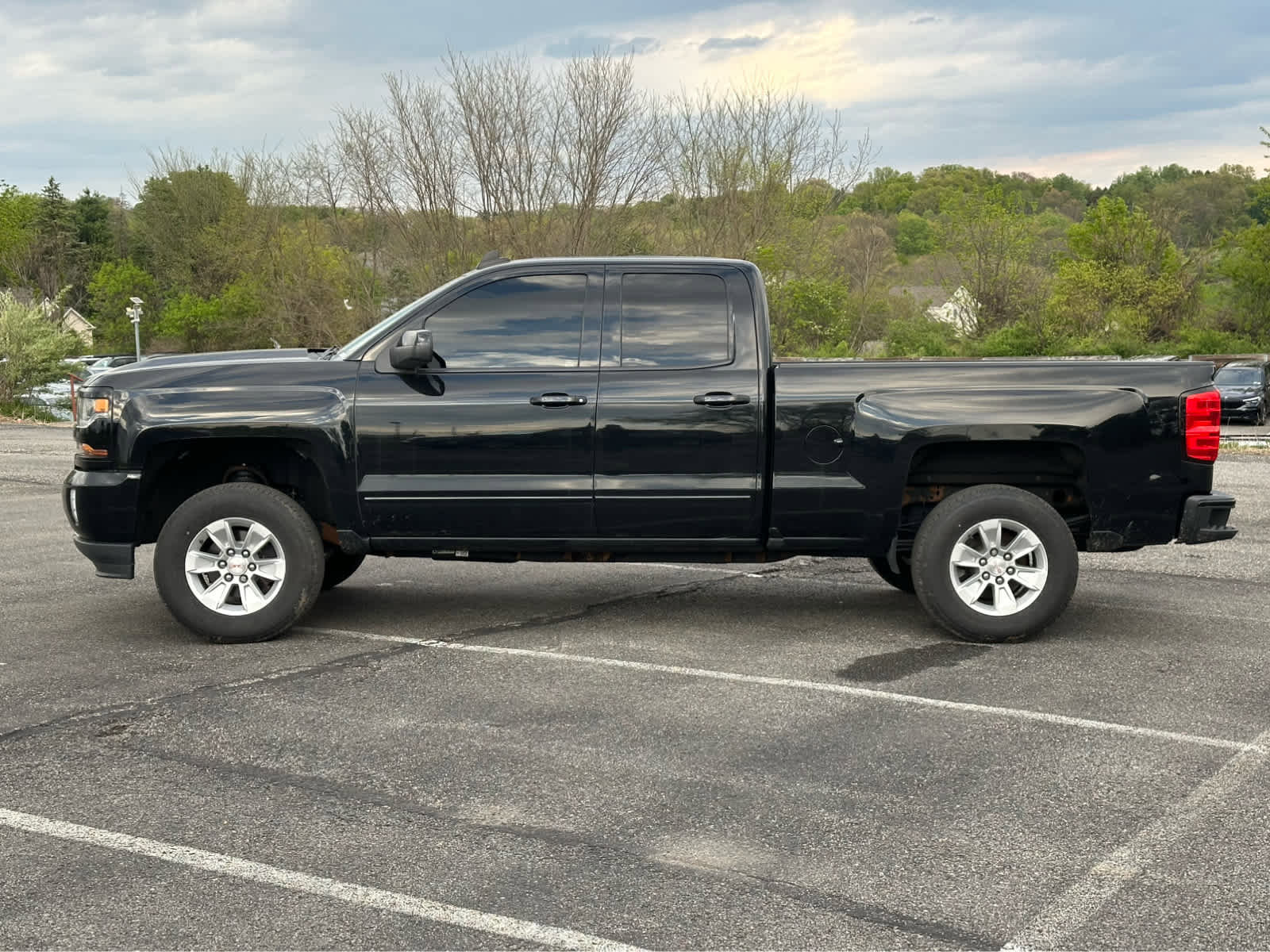 Used 2019 Chevrolet Silverado 1500 LT w/ All Star Edition AWD/4WD image 4