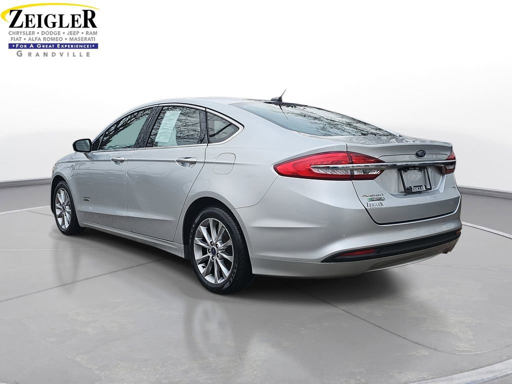 Used 2017 Ford Fusion Energi SE image 7
