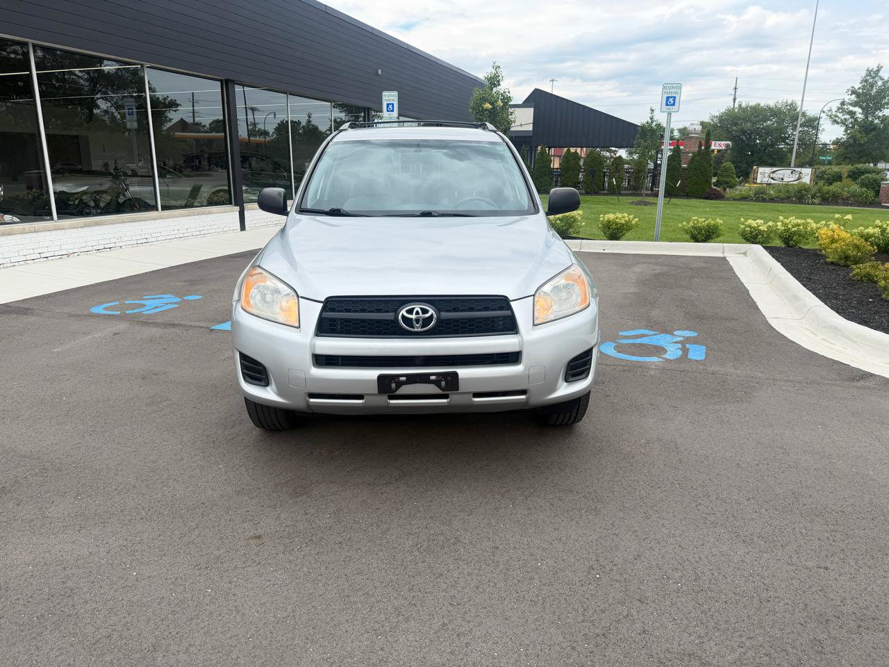Used 2012 Toyota RAV4 4WD w/ Value Pkg image 2