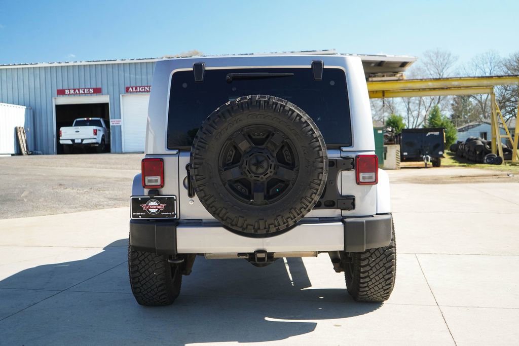 Used 2016 Jeep Wrangler Unlimited Sahara w/ Max Tow Package image 13