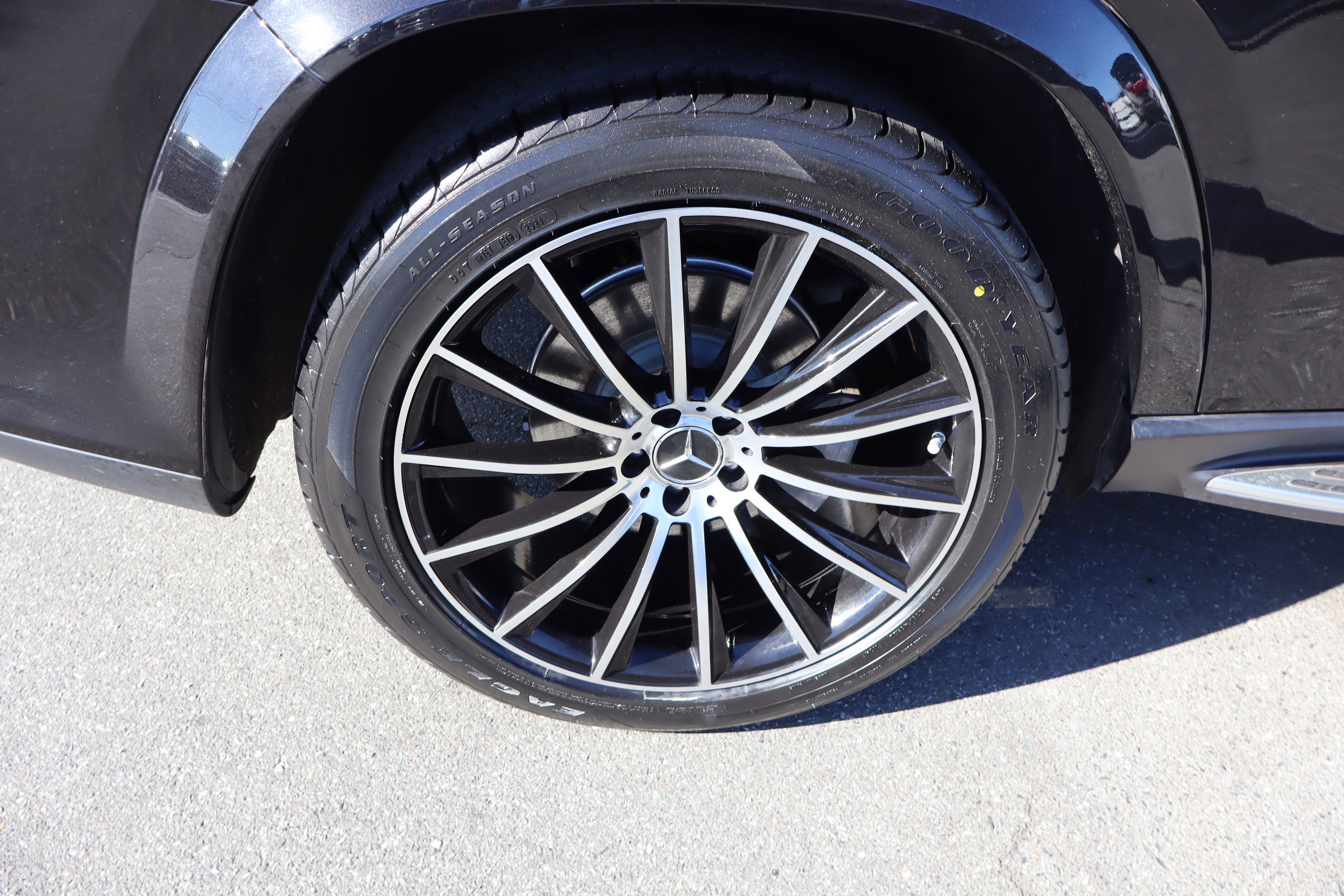 Used 2021 Mercedes-Benz GLS 580 4MATIC image 43