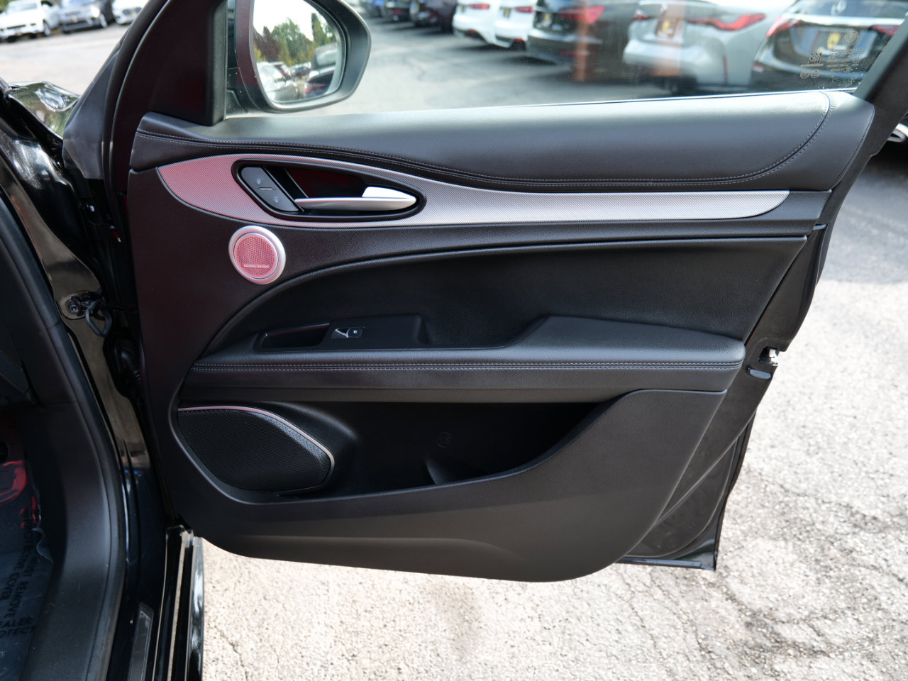 Used 2023 Alfa Romeo Stelvio Veloce image 33