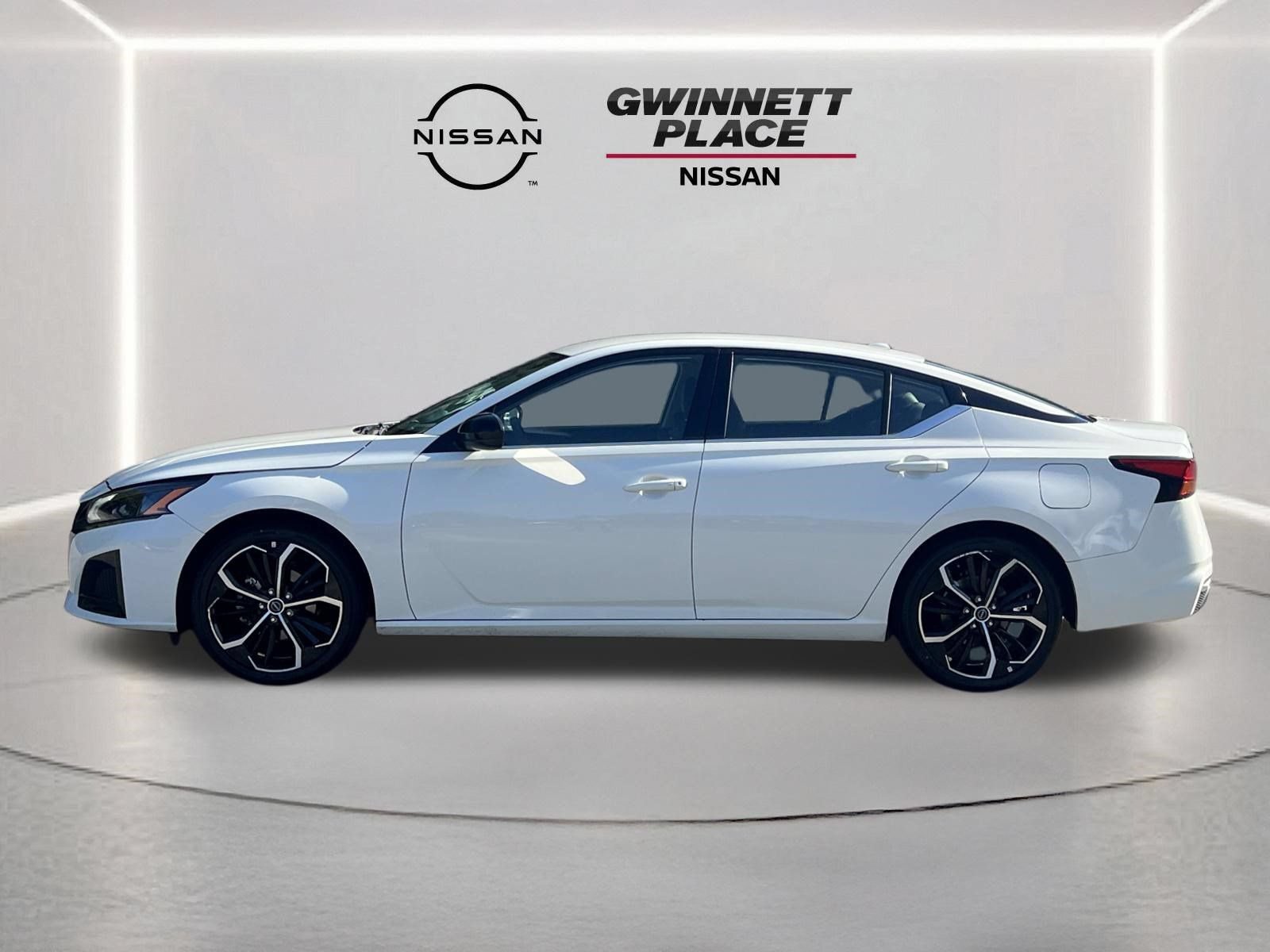 Used 2024 Nissan Altima 2.5 SR FWD image 21
