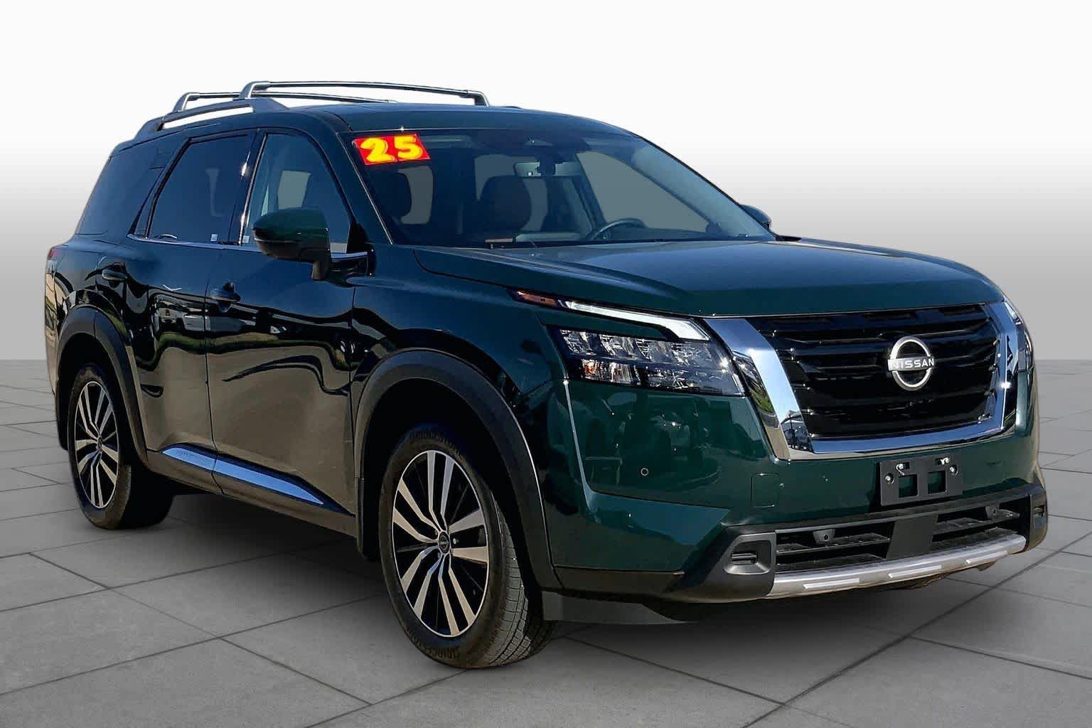 Used 2025 Nissan Pathfinder Platinum w/ Cargo Package FWD image 3