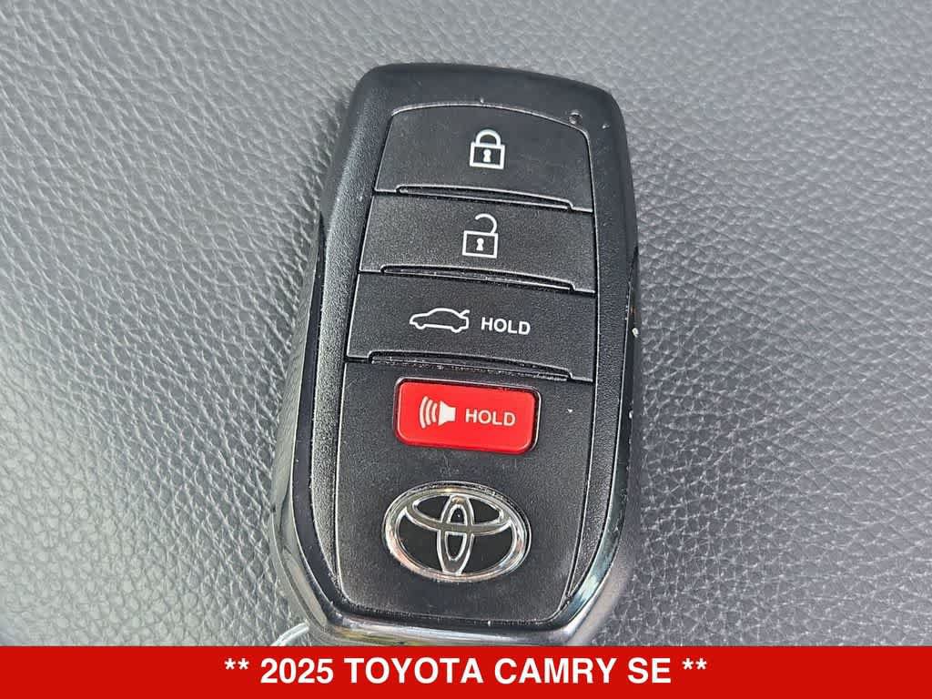 Used 2025 Toyota Camry SE FWD image 33
