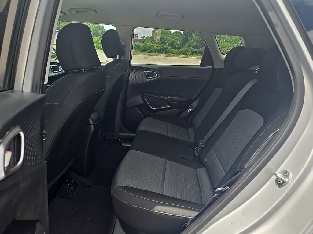 Used 2020 Kia Soul S FWD image 17