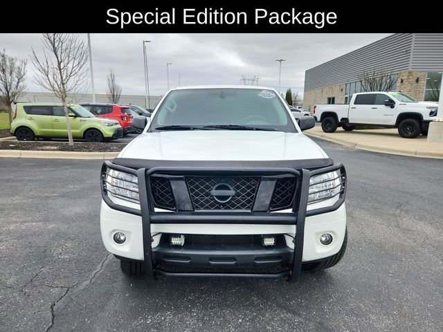 Used 2020 Nissan Frontier SV image 2