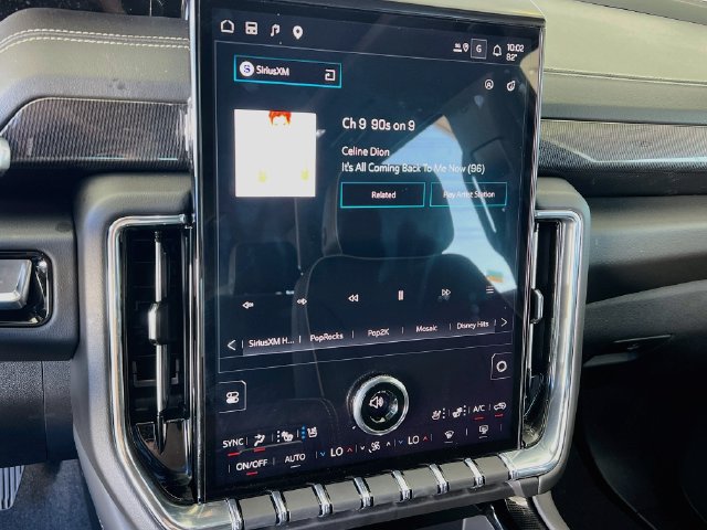New 2026 GMC Yukon Elevation w/ Elevation Premium Package AWD/4WD image 10