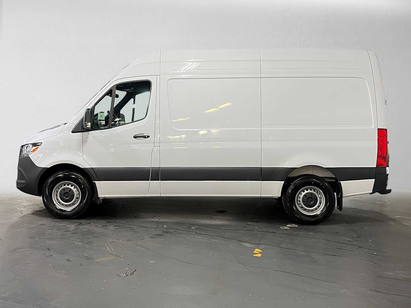 Used 2025 Mercedes-Benz Sprinter 2500 image 7