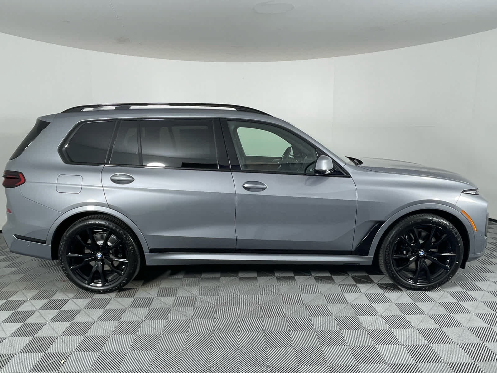 New 2027 BMW X7 xDrive40i w/ Executive Package AWD/4WD image 2