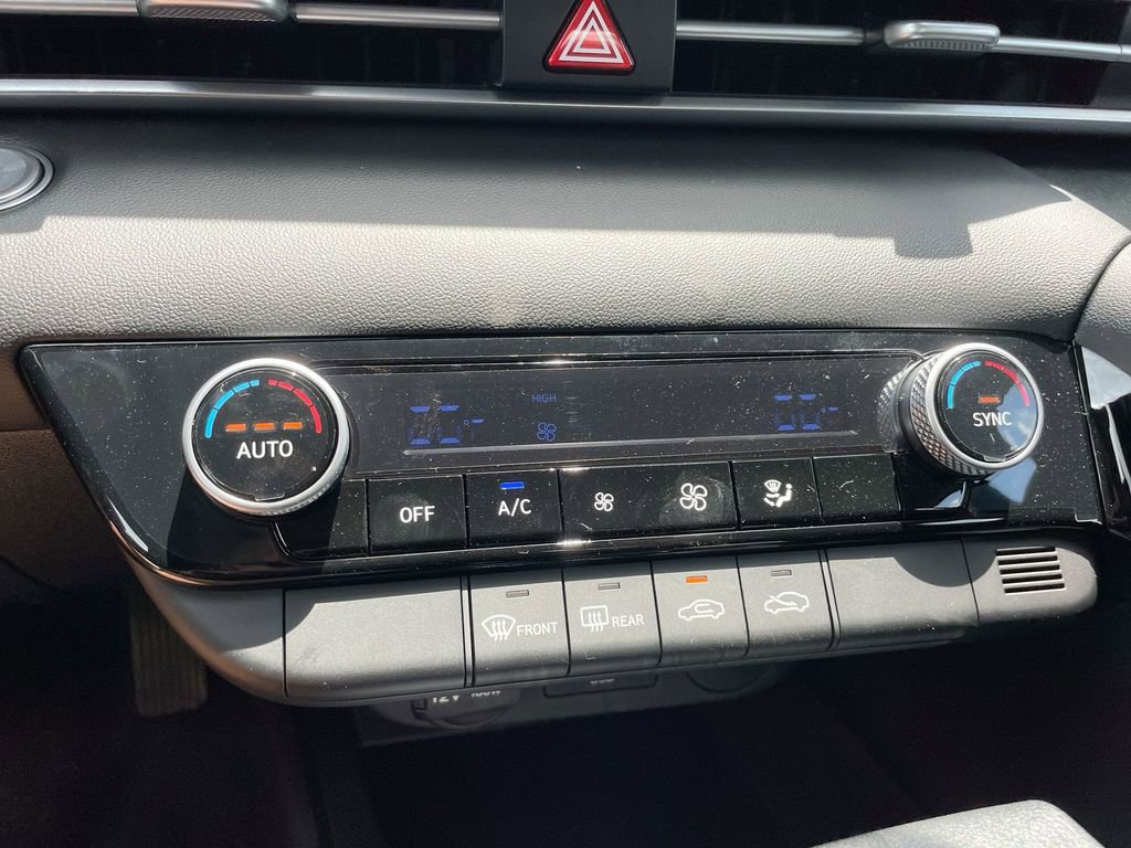 Certified 2025 Hyundai Elantra Hybrid FWD image 37