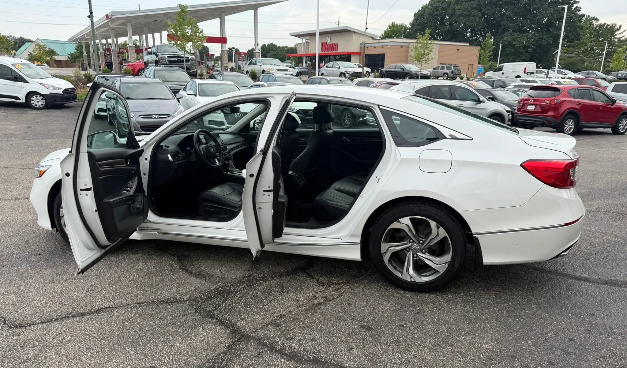 Used 2018 Honda Accord EX-L image 11