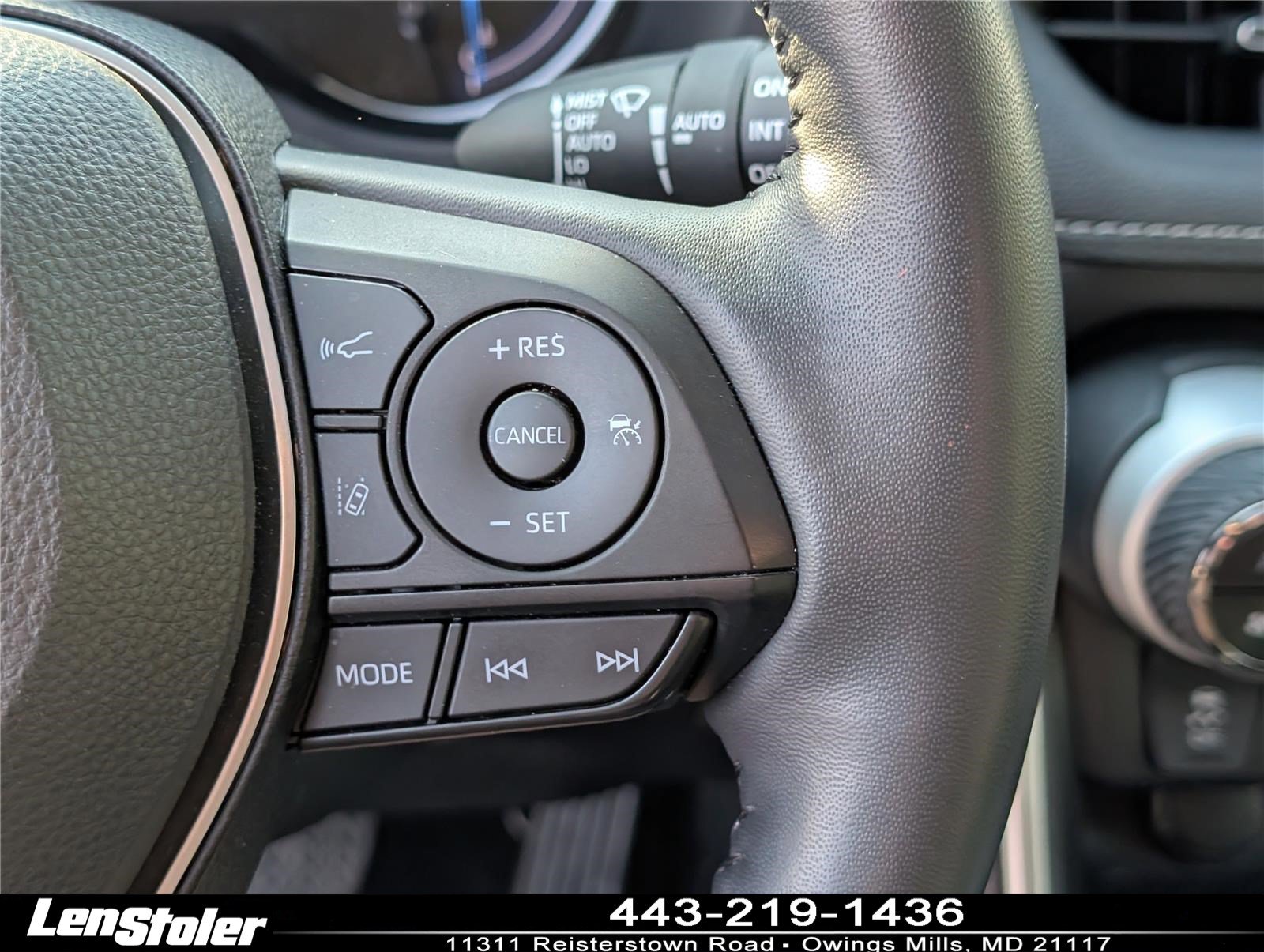 Used 2023 Toyota RAV4 XLE Premium AWD/4WD image 25