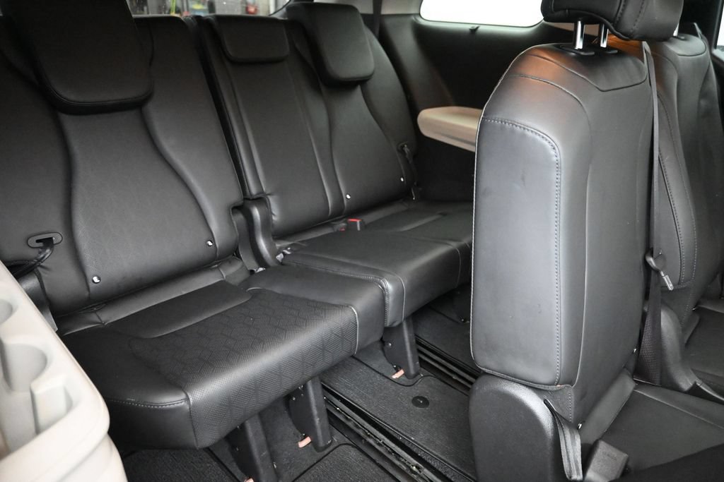 Used 2022 Kia Carnival EX FWD image 11
