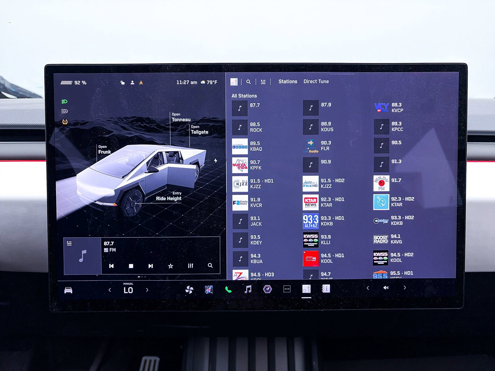 Used 2024 Tesla Cybertruck AWD Crew Cab image 21