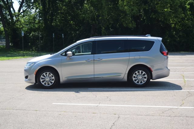 Used 2017 Chrysler Pacifica Touring-L FWD image 23