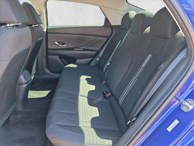 Used 2023 Hyundai Elantra SEL FWD image 17