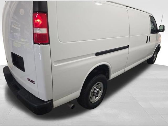 Used 2023 GMC Savana 2500 Extended image 3