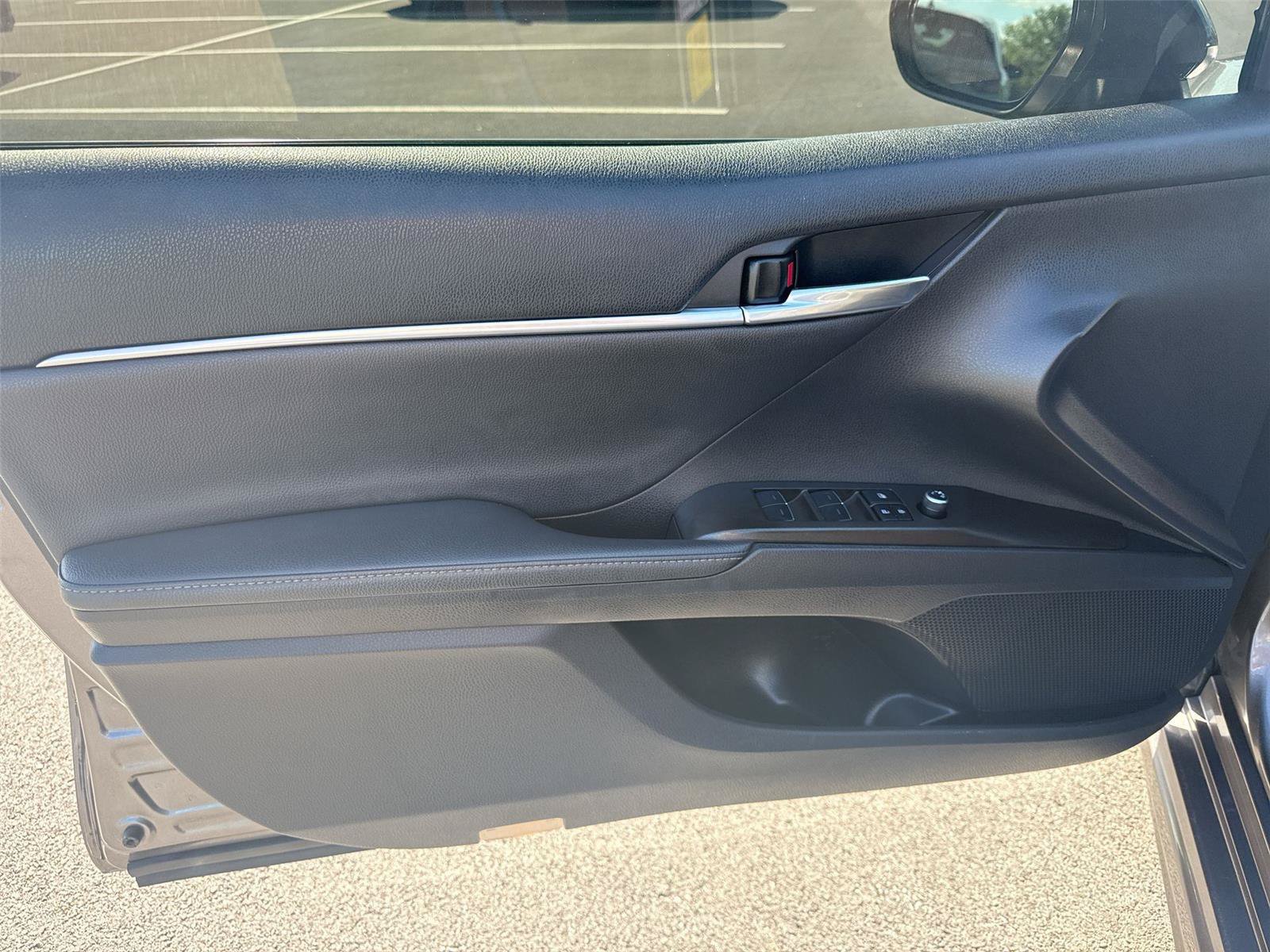 Used 2022 Toyota Camry XSE FWD image 12