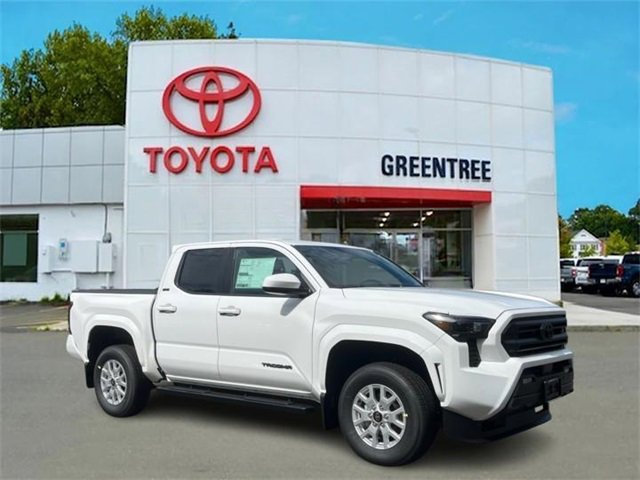 New 2025 Toyota Tacoma SR5