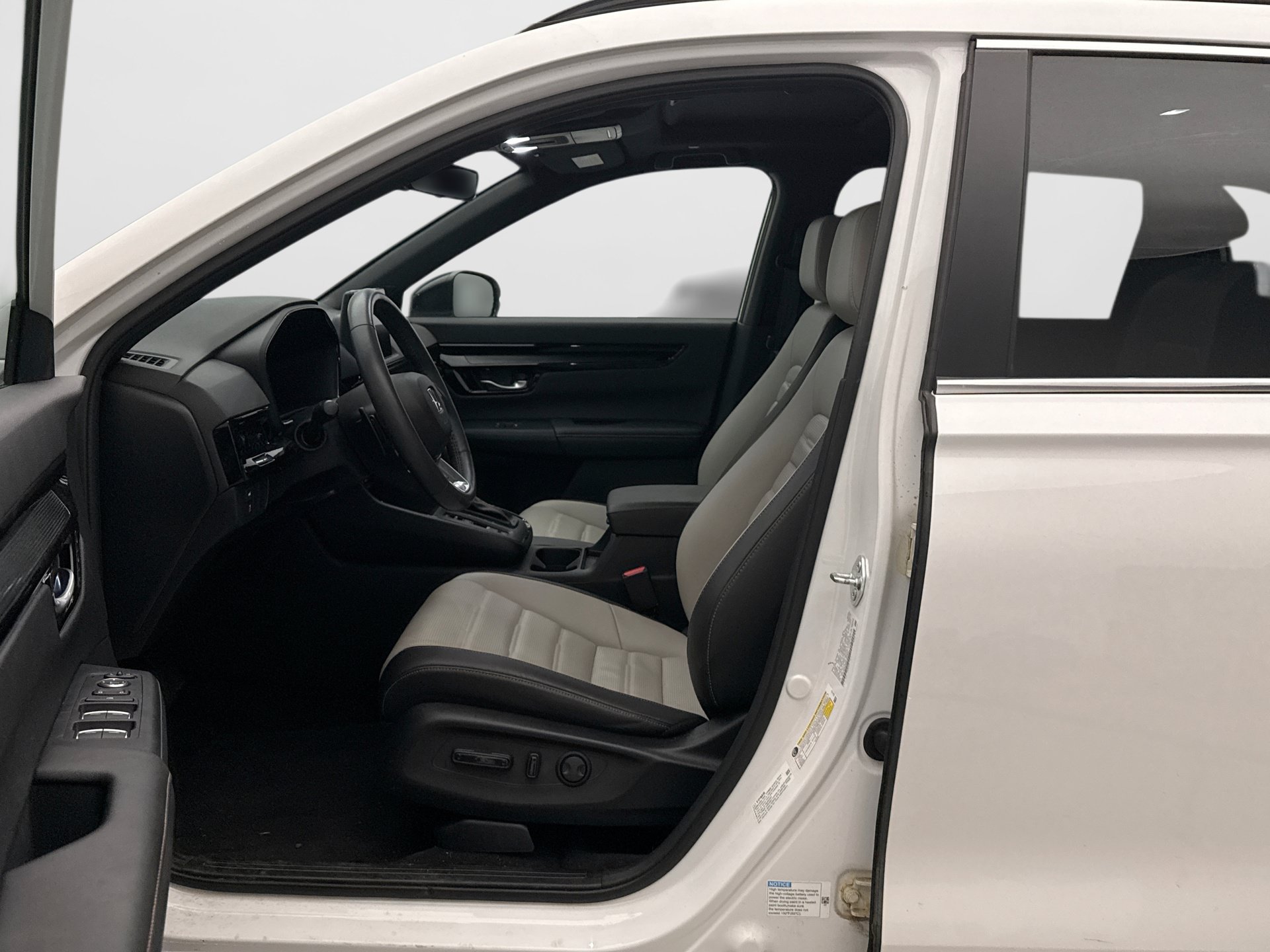 Used 2025 Honda CR-V Sport Touring image 8