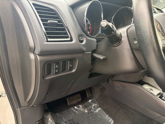 Used 2024 Mitsubishi Outlander Sport SE AWD/4WD image 23