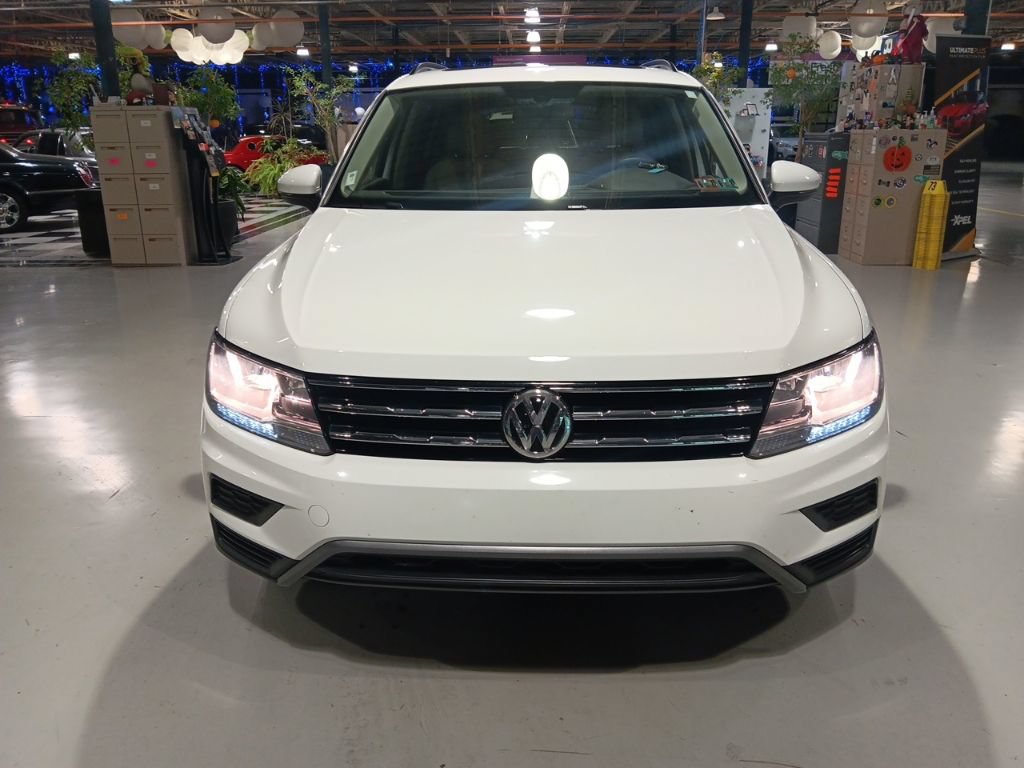 Used 2020 Volkswagen Tiguan SE w/ Panoramic Sunroof Package AWD/4WD image 4