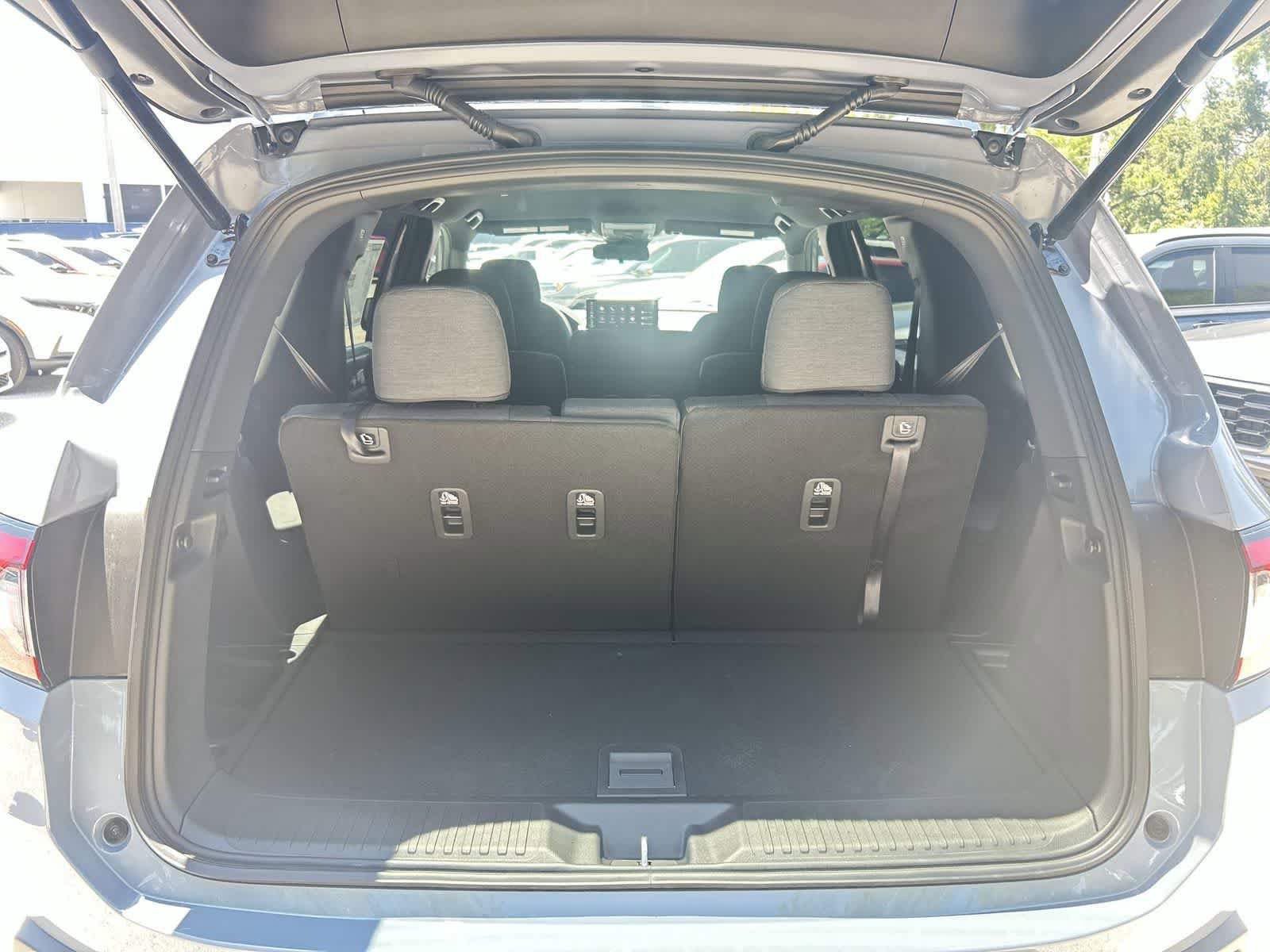 New 2026 Honda Pilot Sport image 9