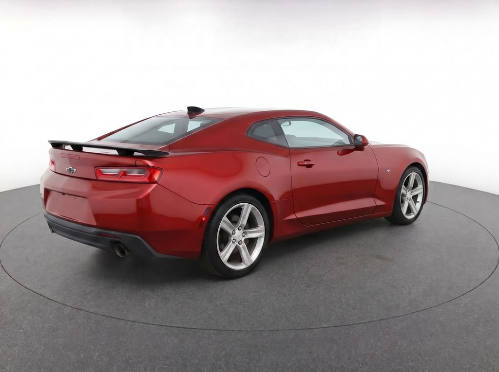 Used 2016 Chevrolet Camaro LT RWD image 5
