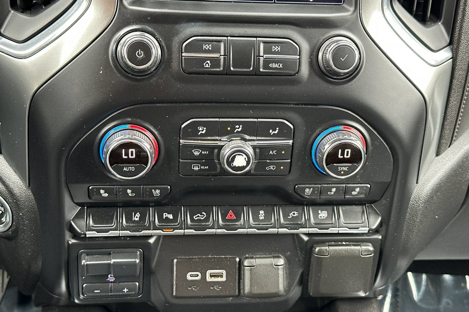 Used 2020 Chevrolet Silverado 2500 LTZ w/ LTZ Plus Package RWD image 21